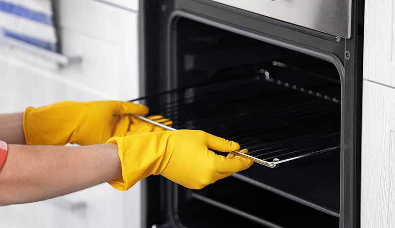 How to Deodorize an Oven