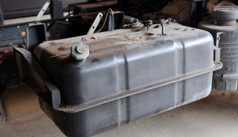 How to Clean a Tractor Fuel Tank without Removing it